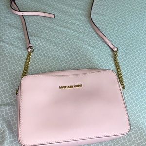 baby pink Micheal Kors crossbody bag